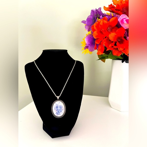 Jewelry - Elegant Silver Pendant Necklace with Antique Style Blue Rose Design